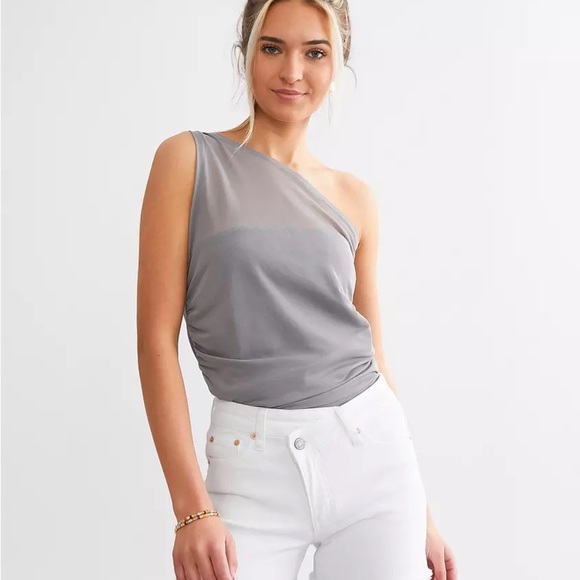 willow & root Tops - Willow root cross shorts